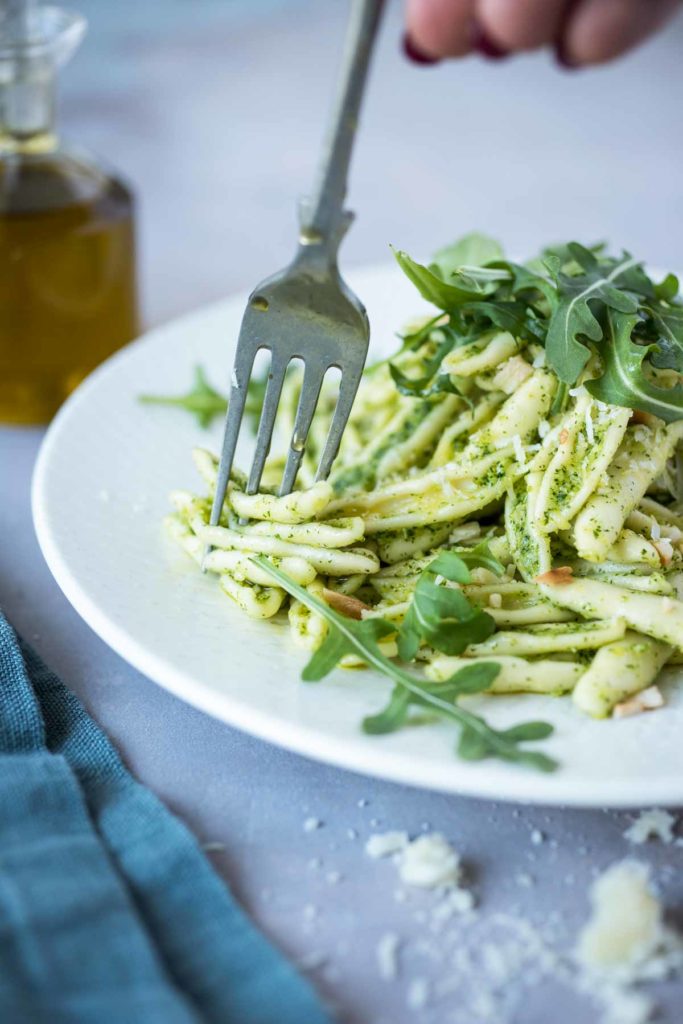 Rocket Almond Pesto Pasta | Chew Town Food Blog