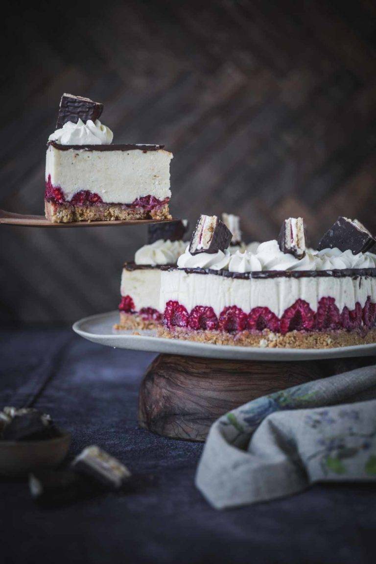 Wagon Wheel Cheesecake (Marshmallow and Raspberry) | Chew Town Food Blog